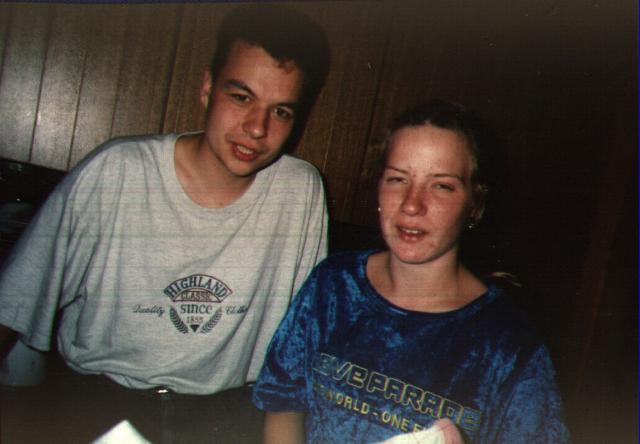 Effe und Sandra nach einer stürmischen Nacht ertappt